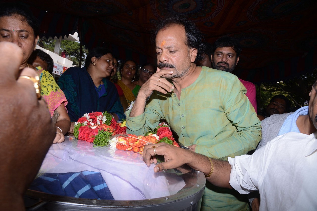 Music Director Chakri Condolences Photos 01 - 36 / 101 photos