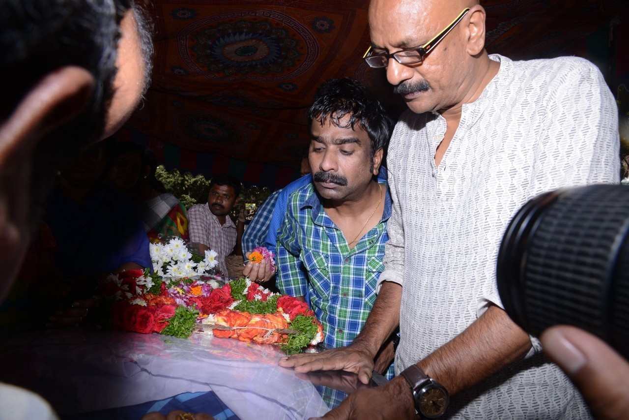 Music Director Chakri Condolences Photos 01 - 40 / 101 photos