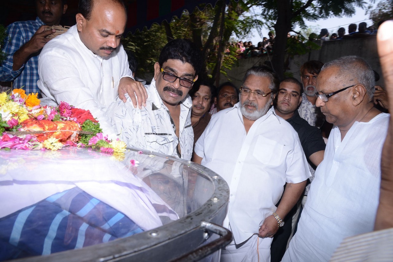 Music Director Chakri Condolences Photos 01 - 54 / 101 photos