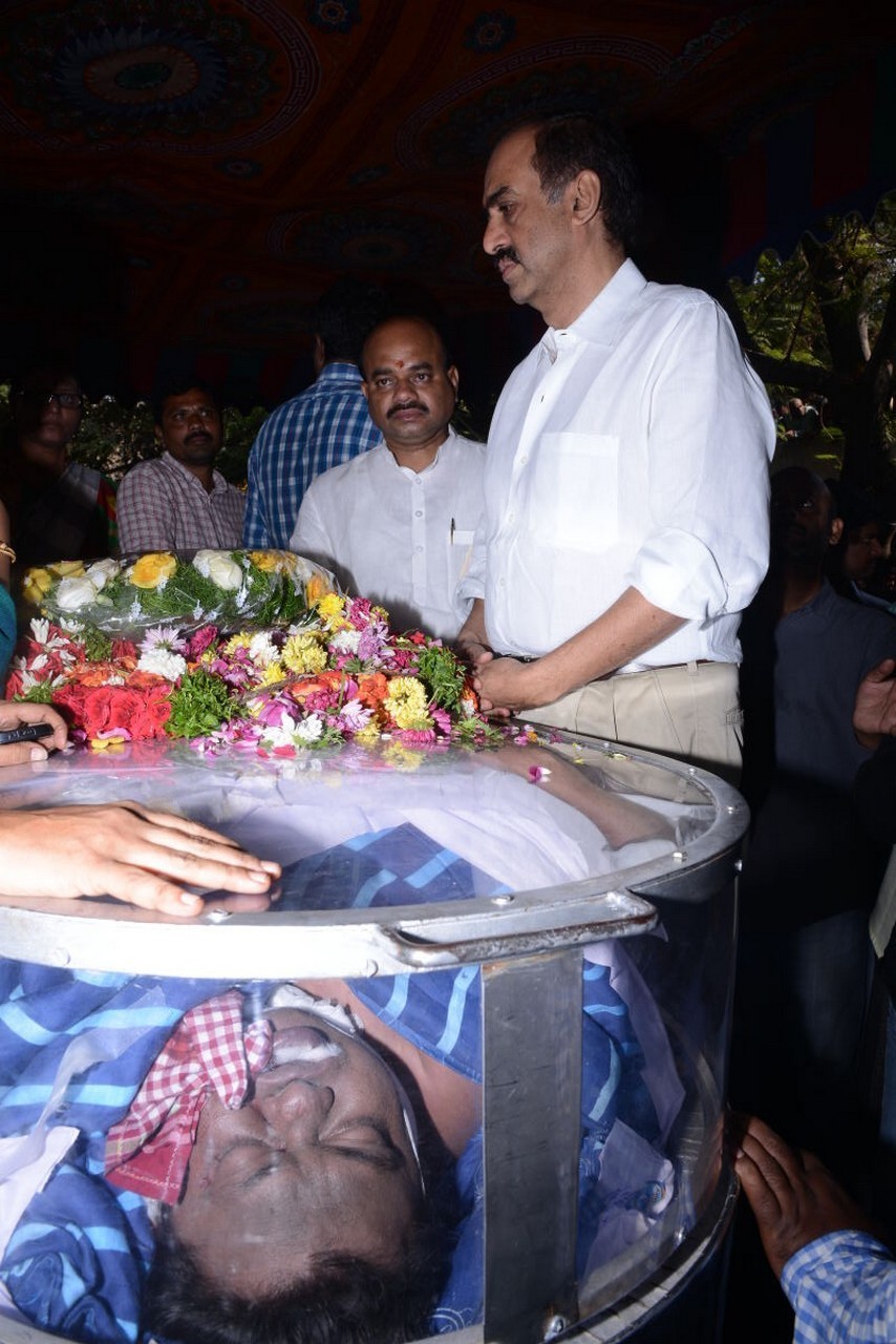 Music Director Chakri Condolences Photos 01 - 75 / 101 photos