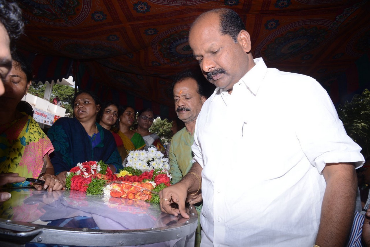 Music Director Chakri Condolences Photos 01 - 85 / 101 photos