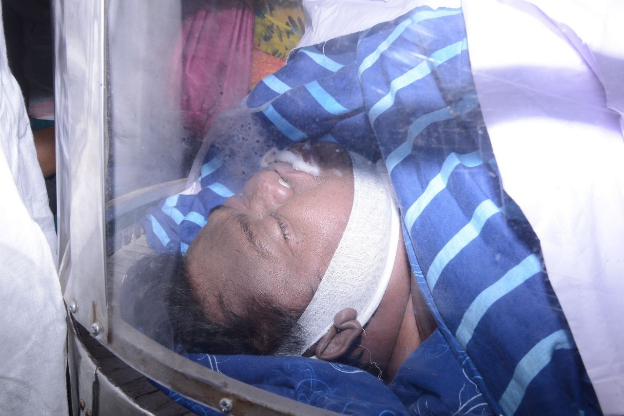 Music Director Chakri Condolences Photos 01 - 90 / 101 photos