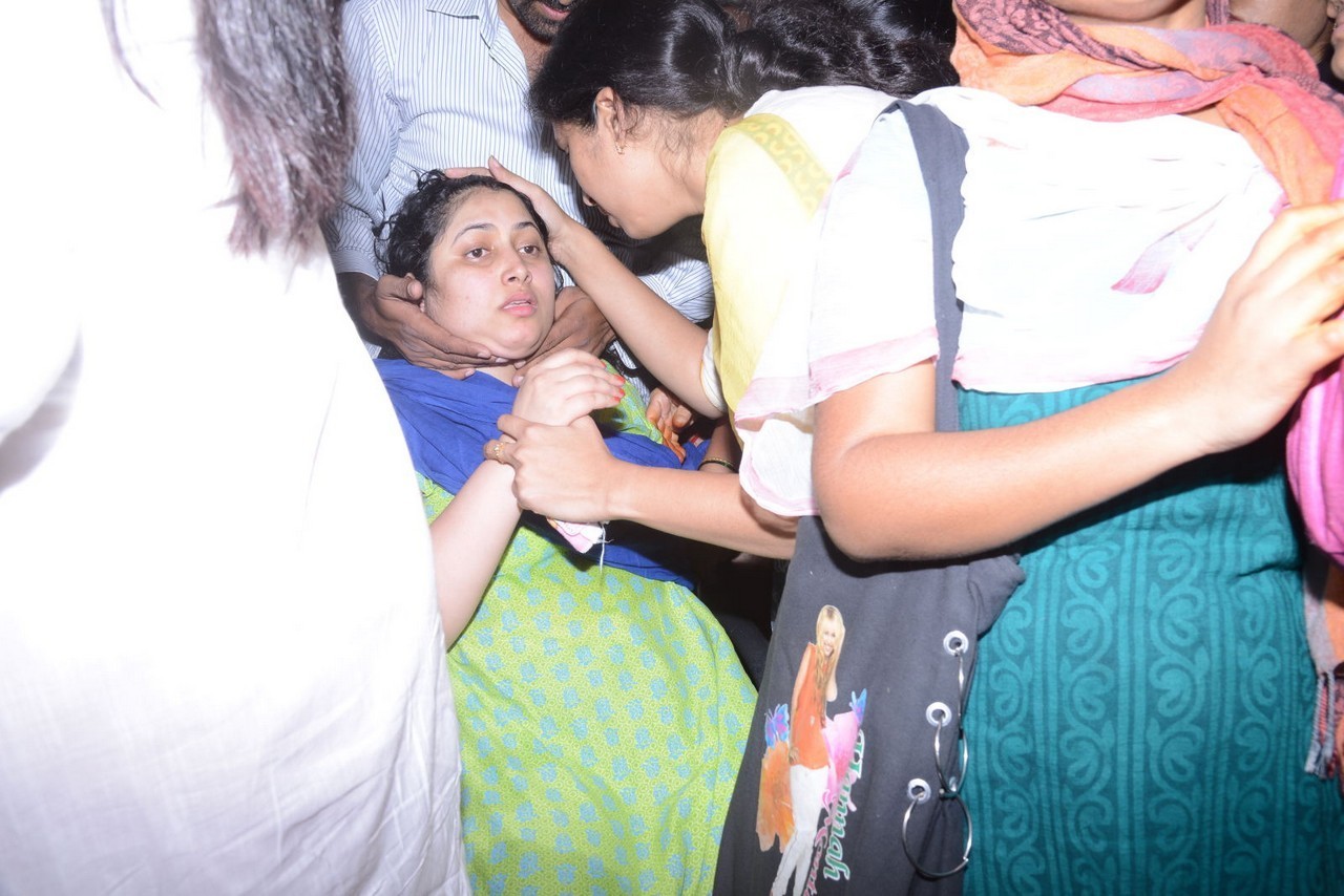 Music Director Chakri Condolences Photos 01 - 99 / 101 photos