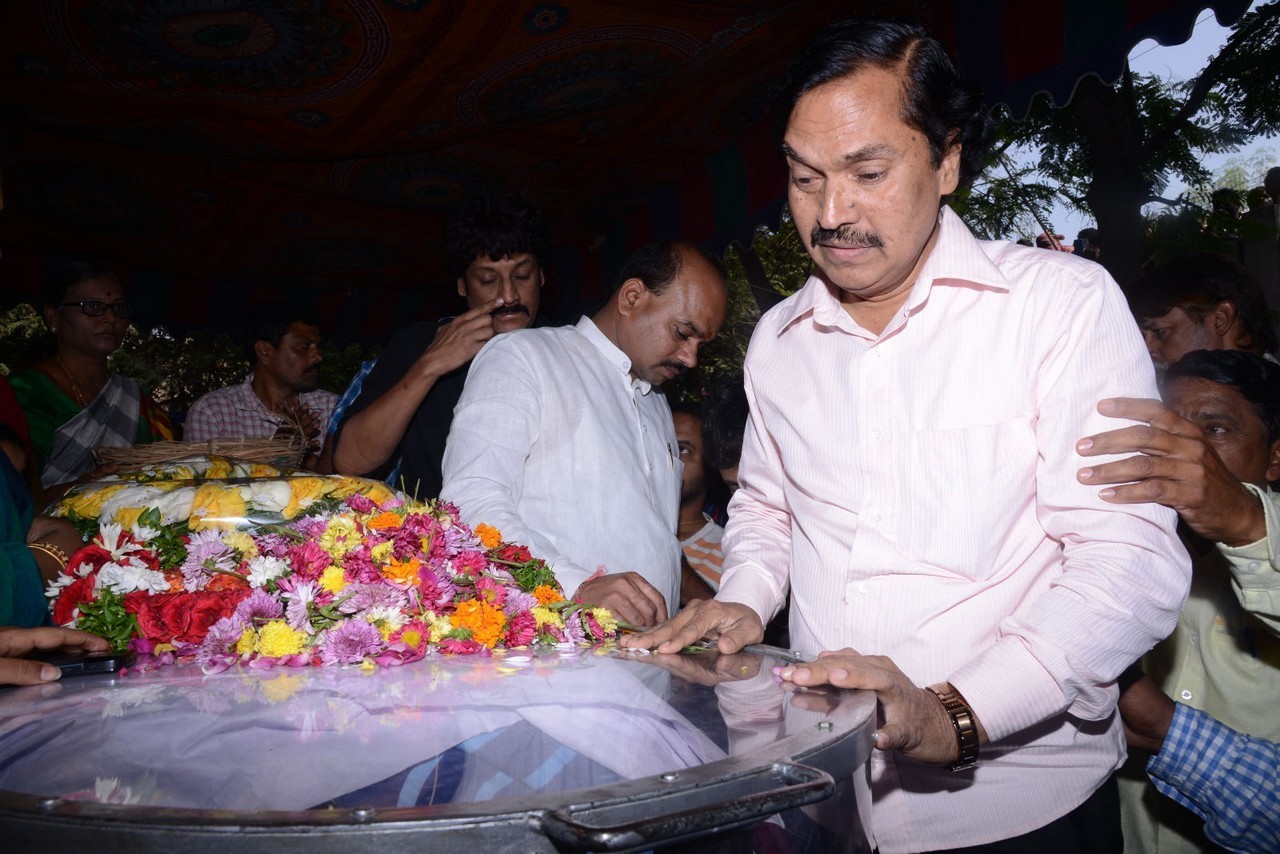 Music Director Chakri Condolences Photos 02 - 47 / 152 photos