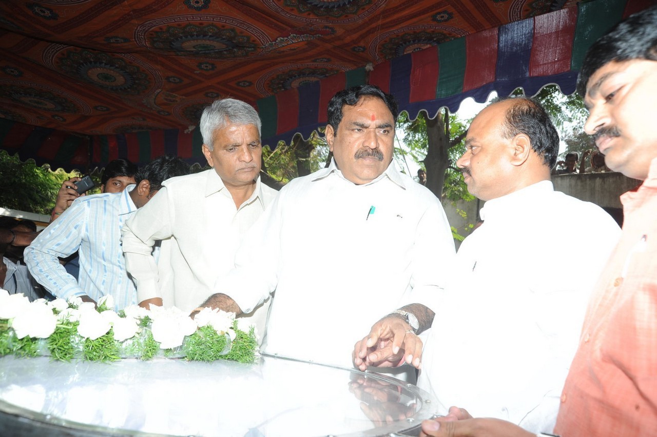 Music Director Chakri Condolences Photos 02 - 58 / 152 photos