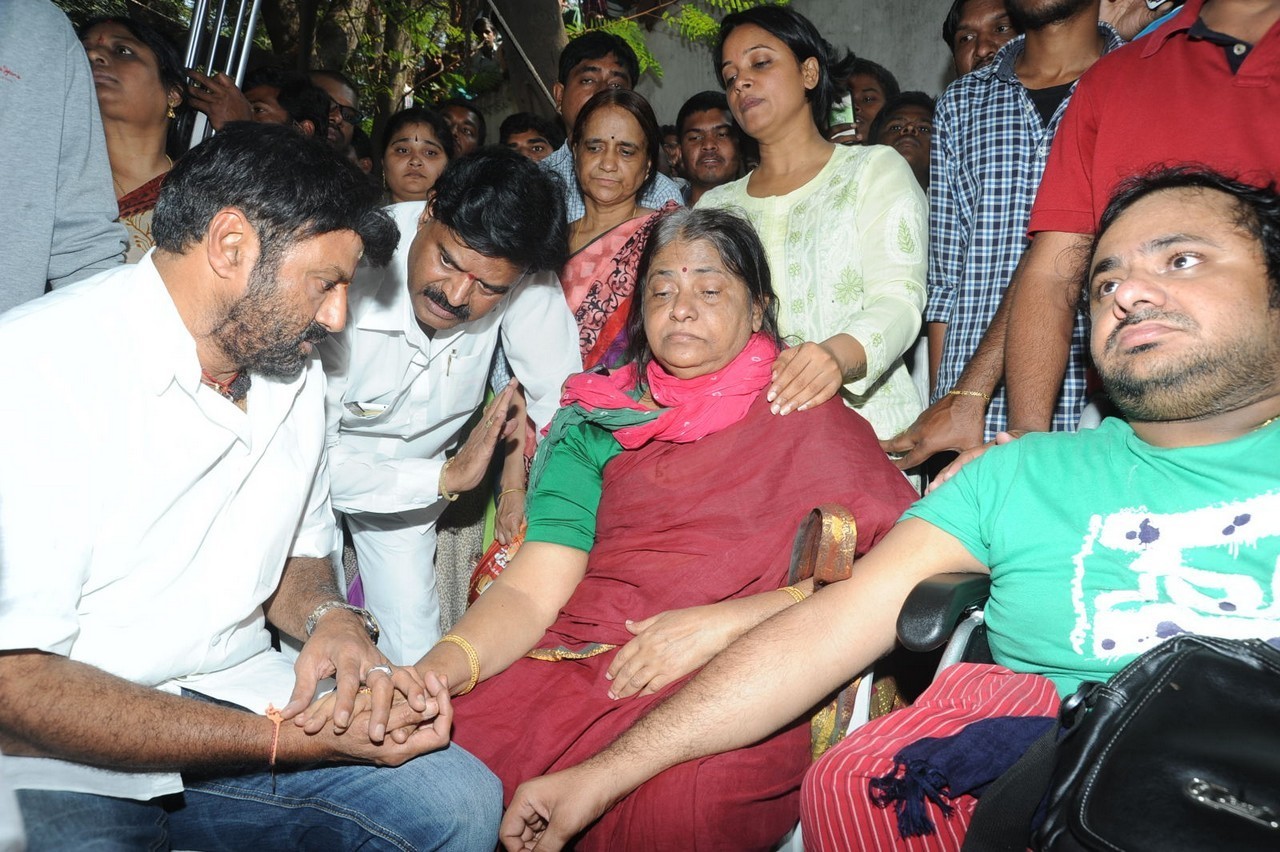 Music Director Chakri Condolences Photos 02 - 62 / 152 photos