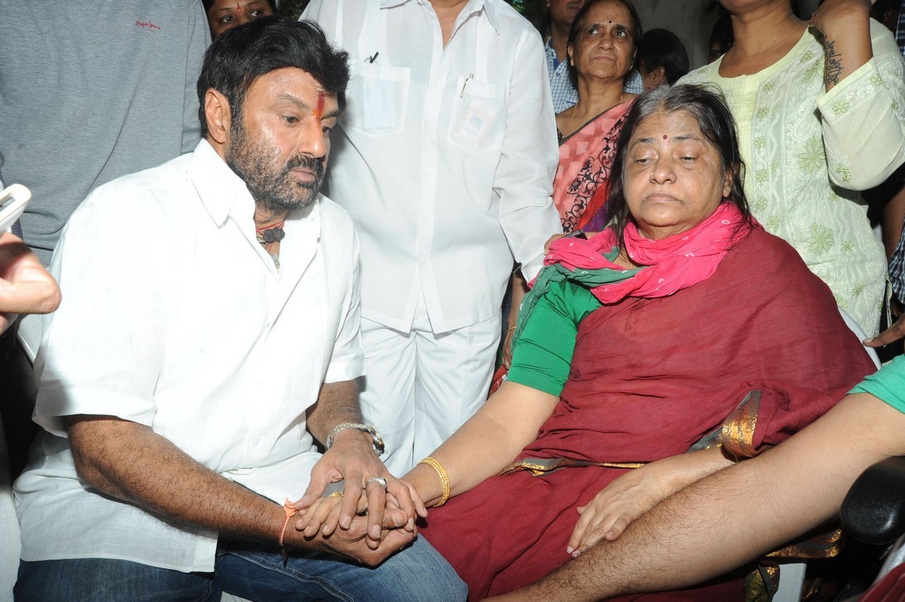 Music Director Chakri Condolences Photos 02 - 68 / 152 photos