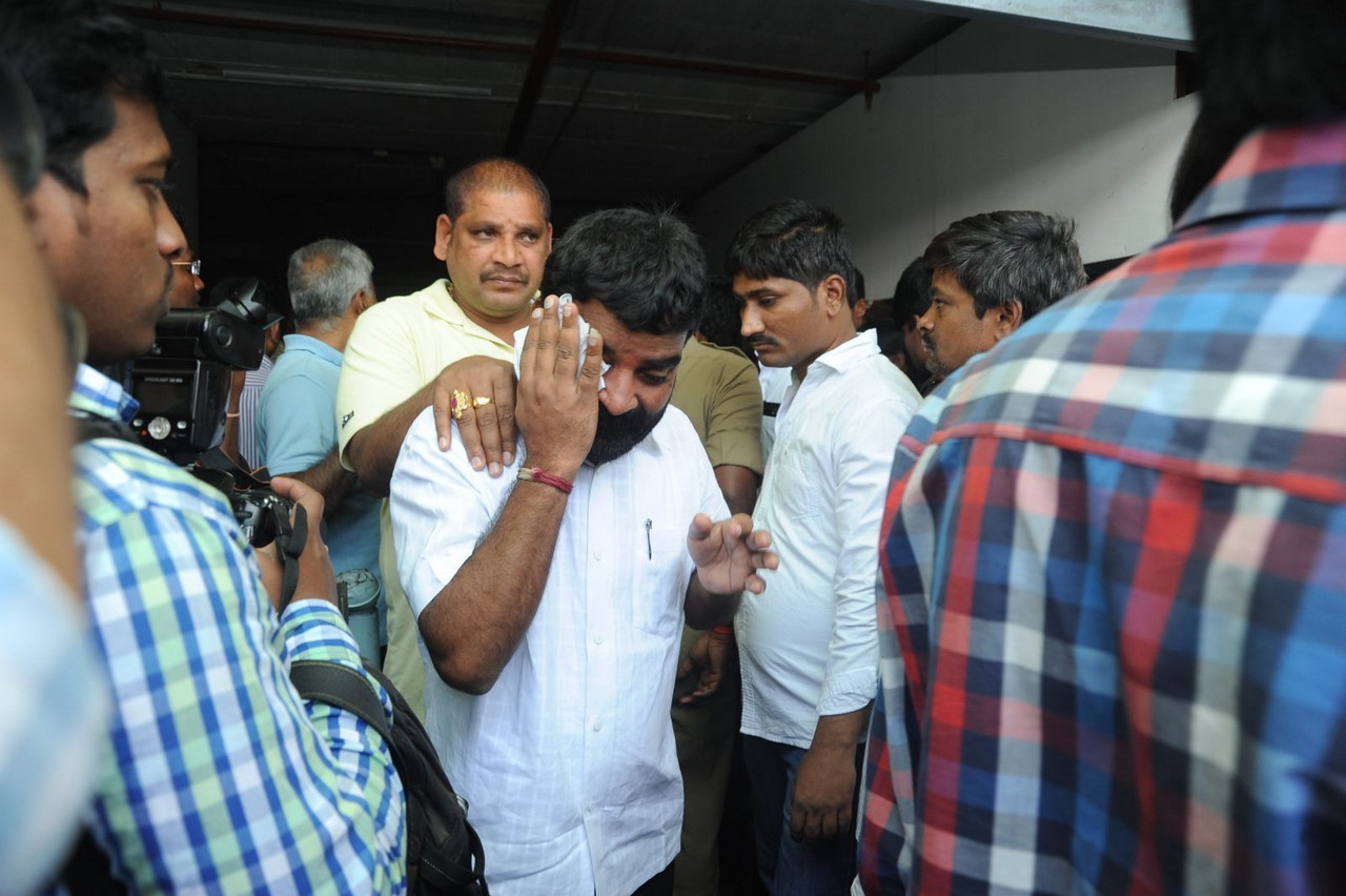 Music Director Chakri Condolences Photos 02 - 71 / 152 photos