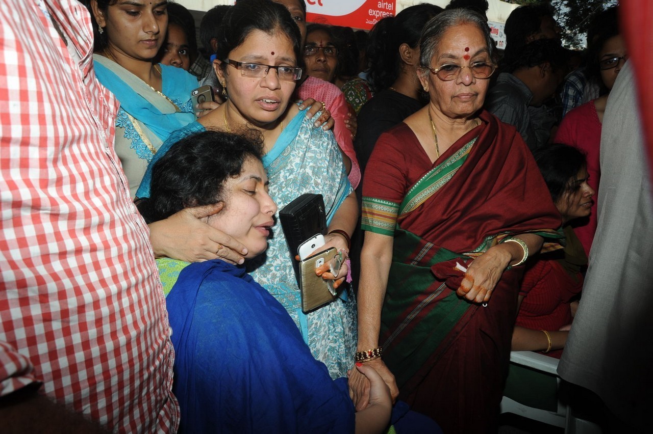 Music Director Chakri Condolences Photos 02 - 74 / 152 photos