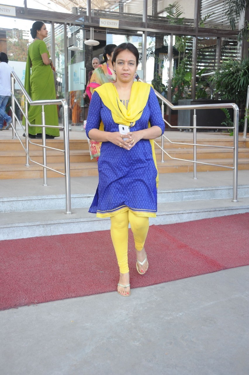 Music Director Chakri Condolences Photos 02 - 76 / 152 photos