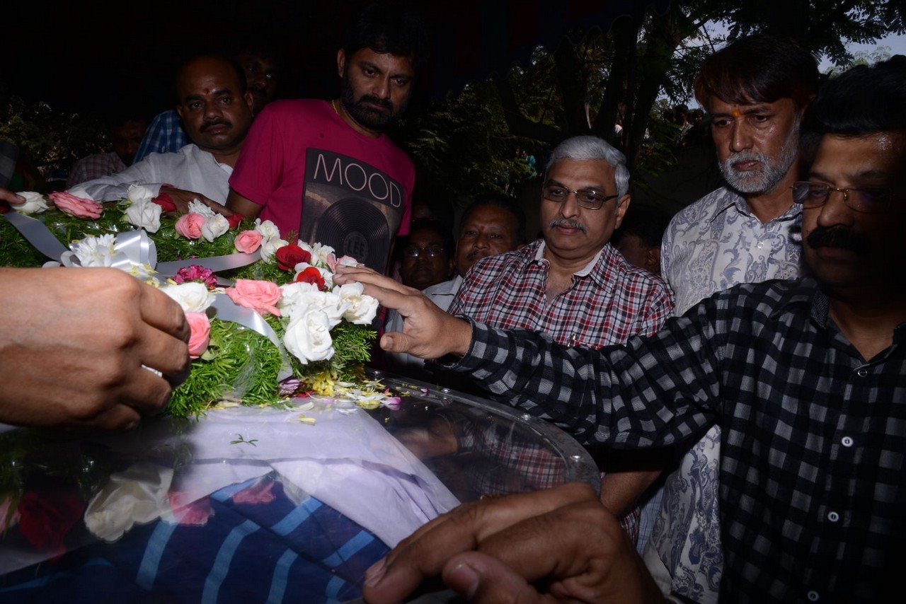 Music Director Chakri Condolences Photos 02 - 80 / 152 photos
