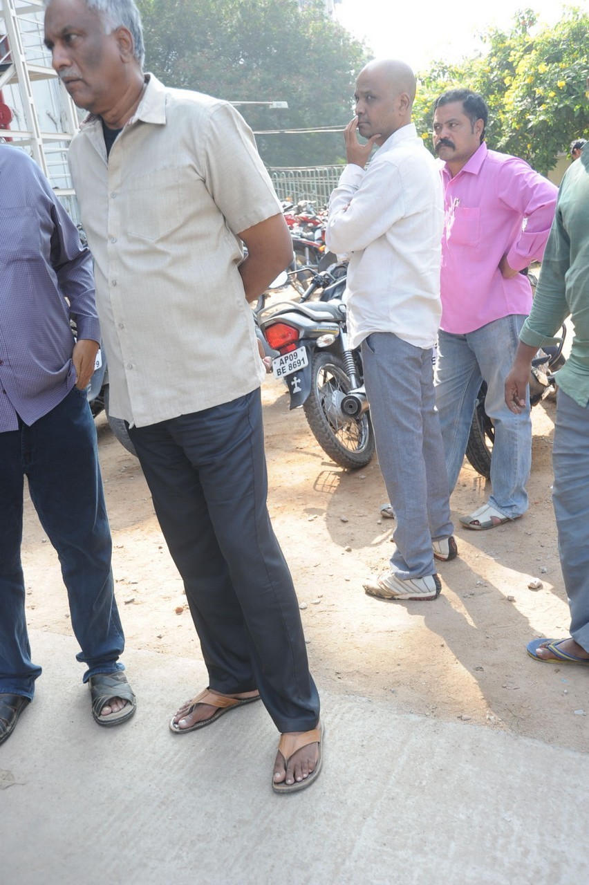 Music Director Chakri Condolences Photos 02 - 85 / 152 photos