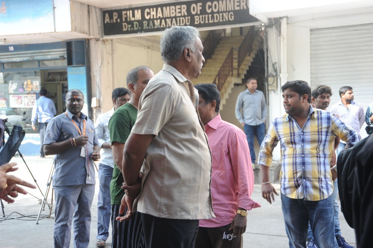 Music Director Chakri Condolences Photos 02 - 89 / 152 photos