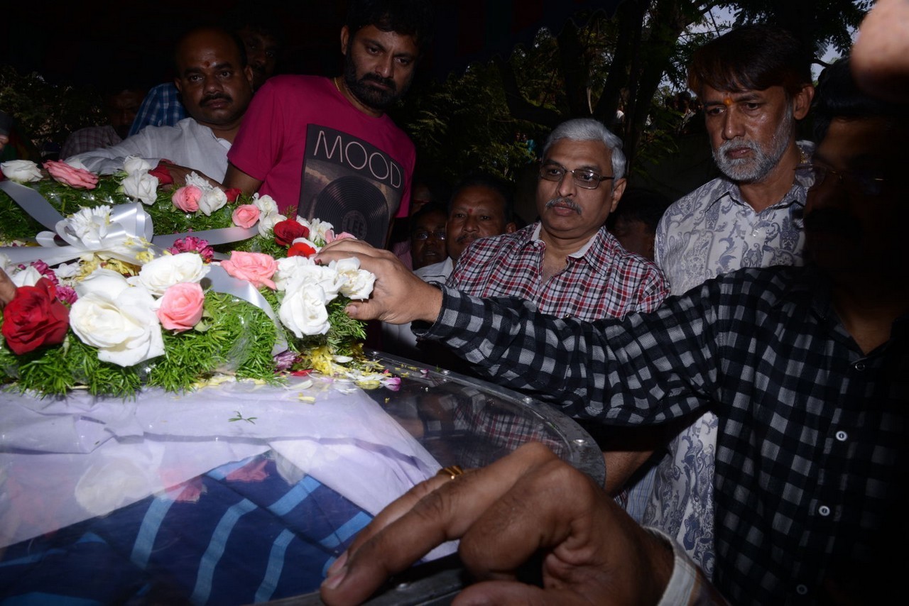 Music Director Chakri Condolences Photos 02 - 91 / 152 photos