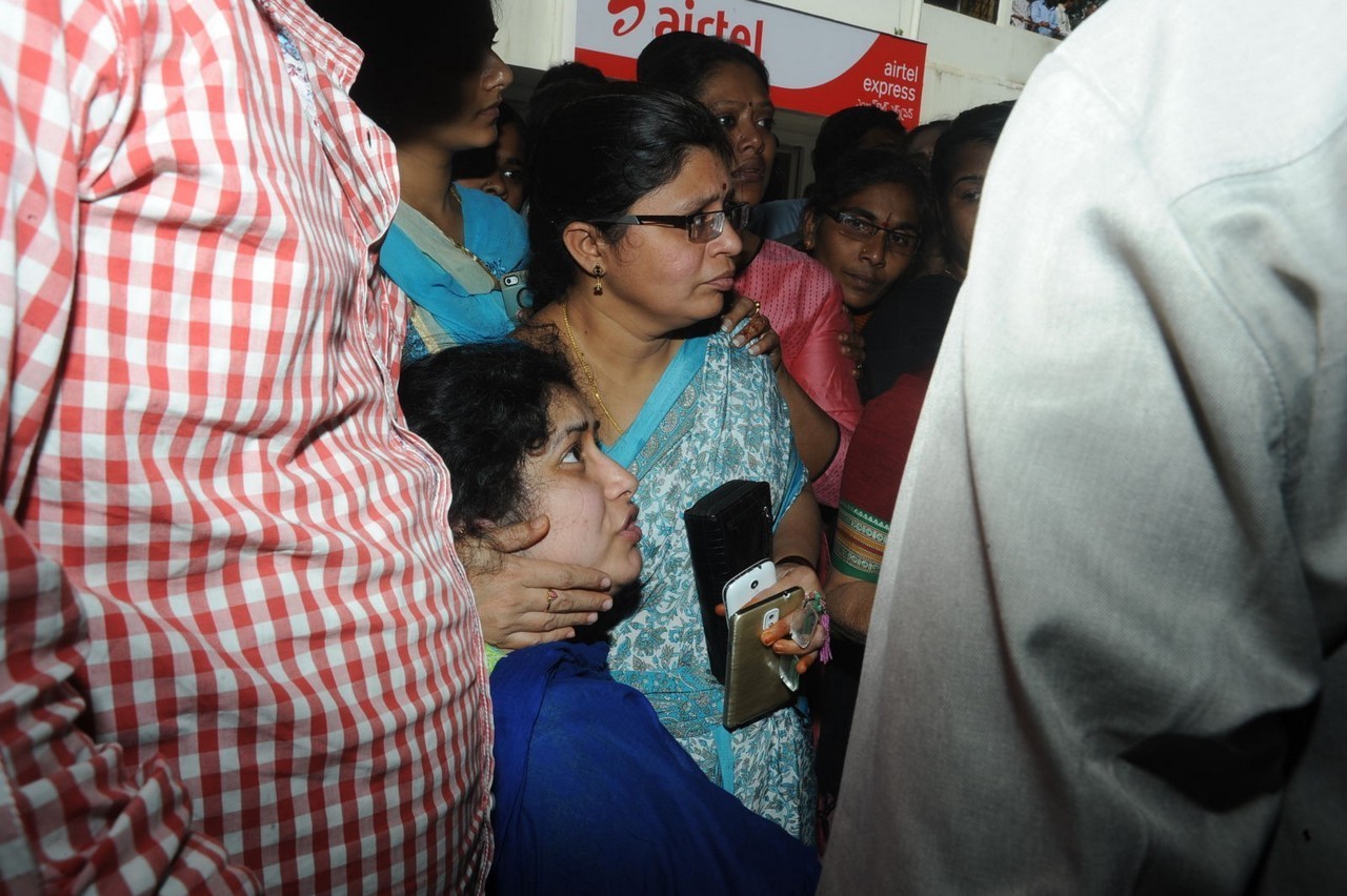 Music Director Chakri Condolences Photos 02 - 94 / 152 photos