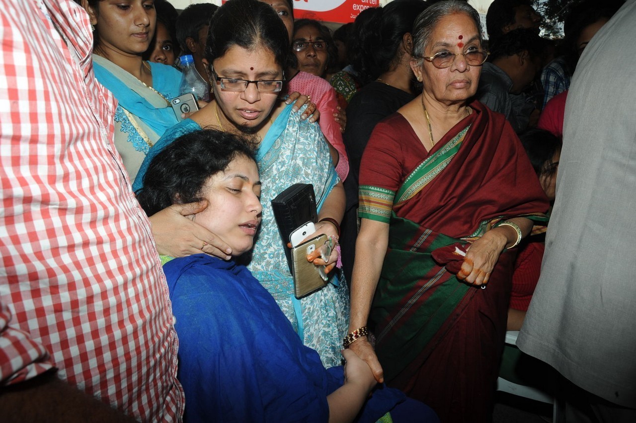 Music Director Chakri Condolences Photos 02 - 95 / 152 photos