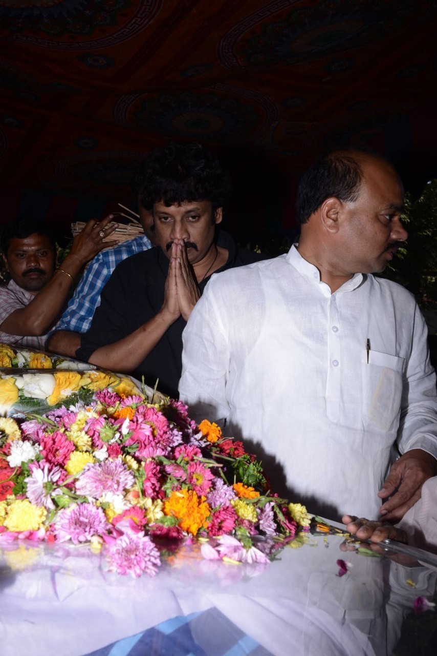 Music Director Chakri Condolences Photos 02 - 99 / 152 photos