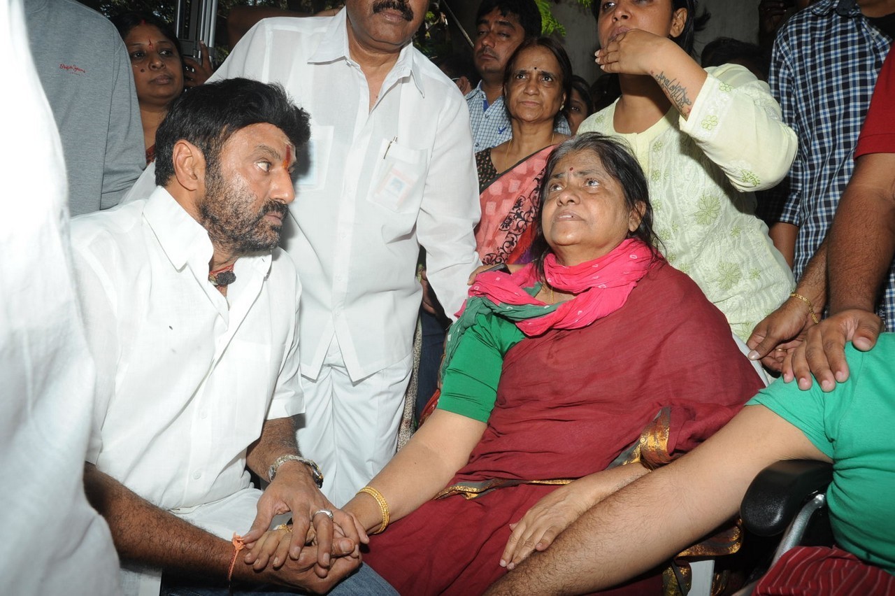 Music Director Chakri Condolences Photos 02 - 103 / 152 photos