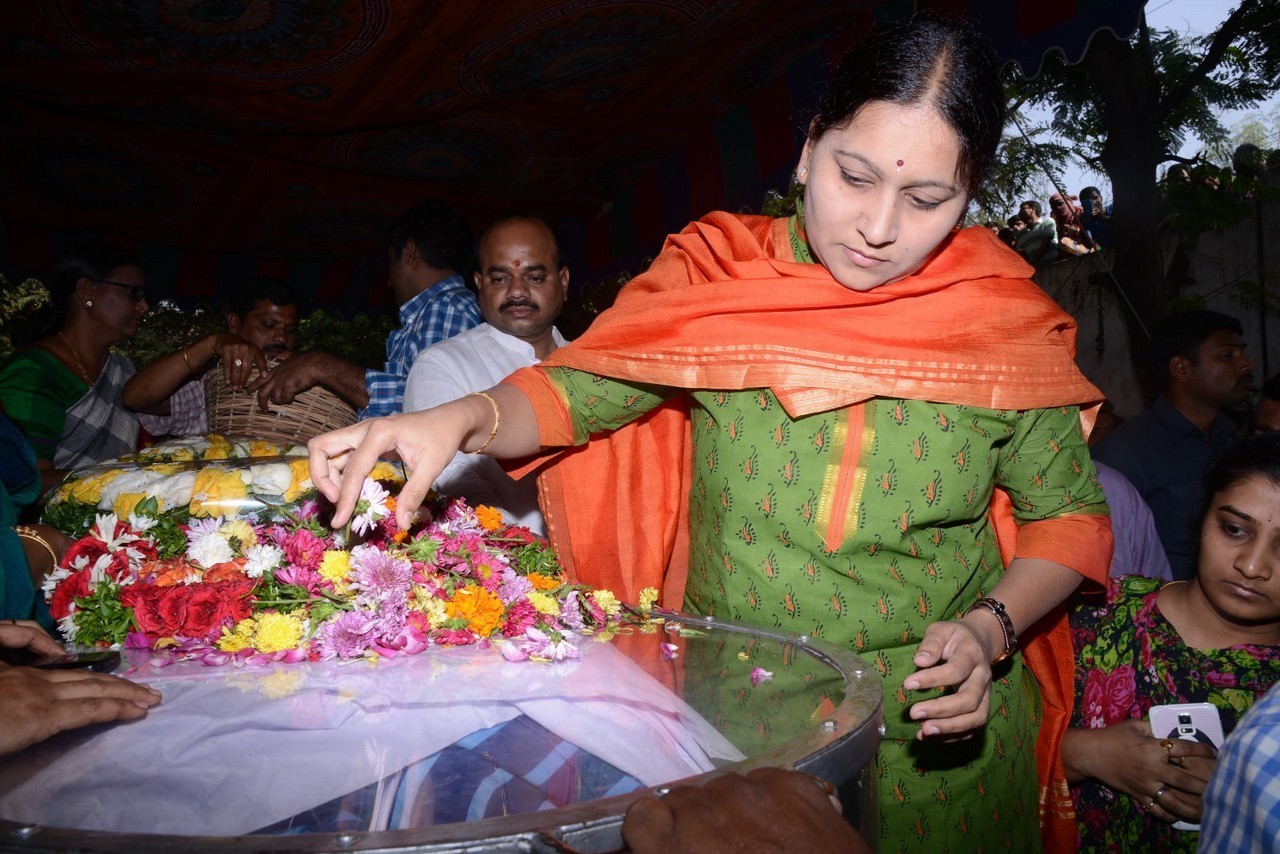 Music Director Chakri Condolences Photos 02 - 108 / 152 photos