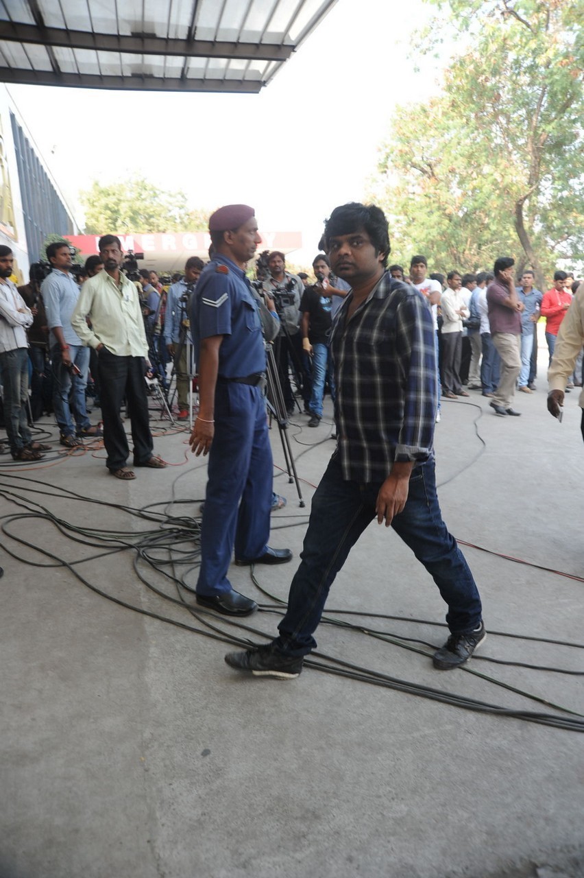 Music Director Chakri Condolences Photos 02 - 117 / 152 photos