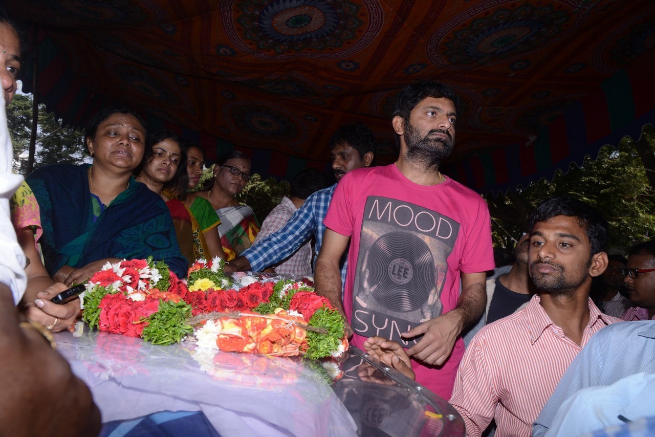 Music Director Chakri Condolences Photos 02 - 120 / 152 photos