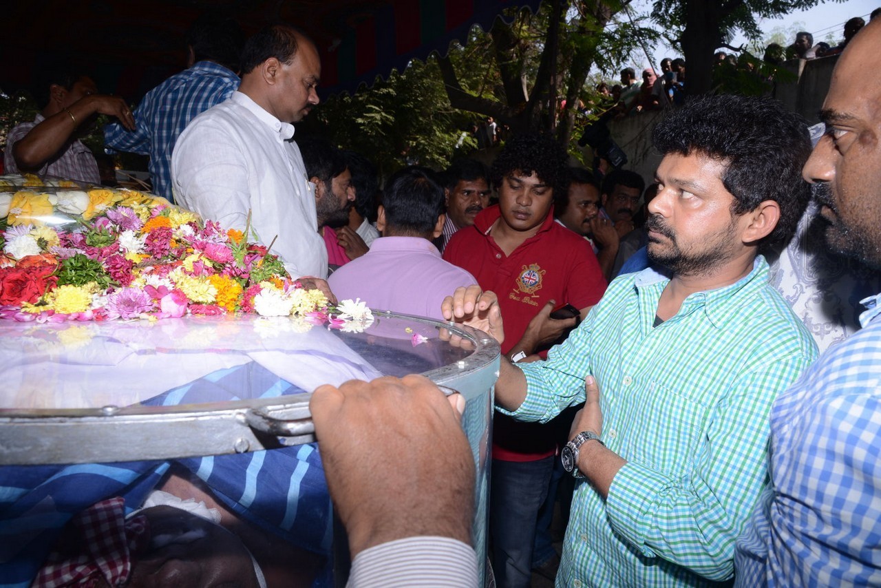 Music Director Chakri Condolences Photos 02 - 122 / 152 photos