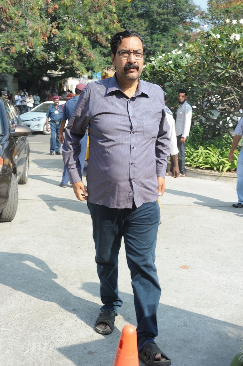 Music Director Chakri Condolences Photos 02 - 128 / 152 photos