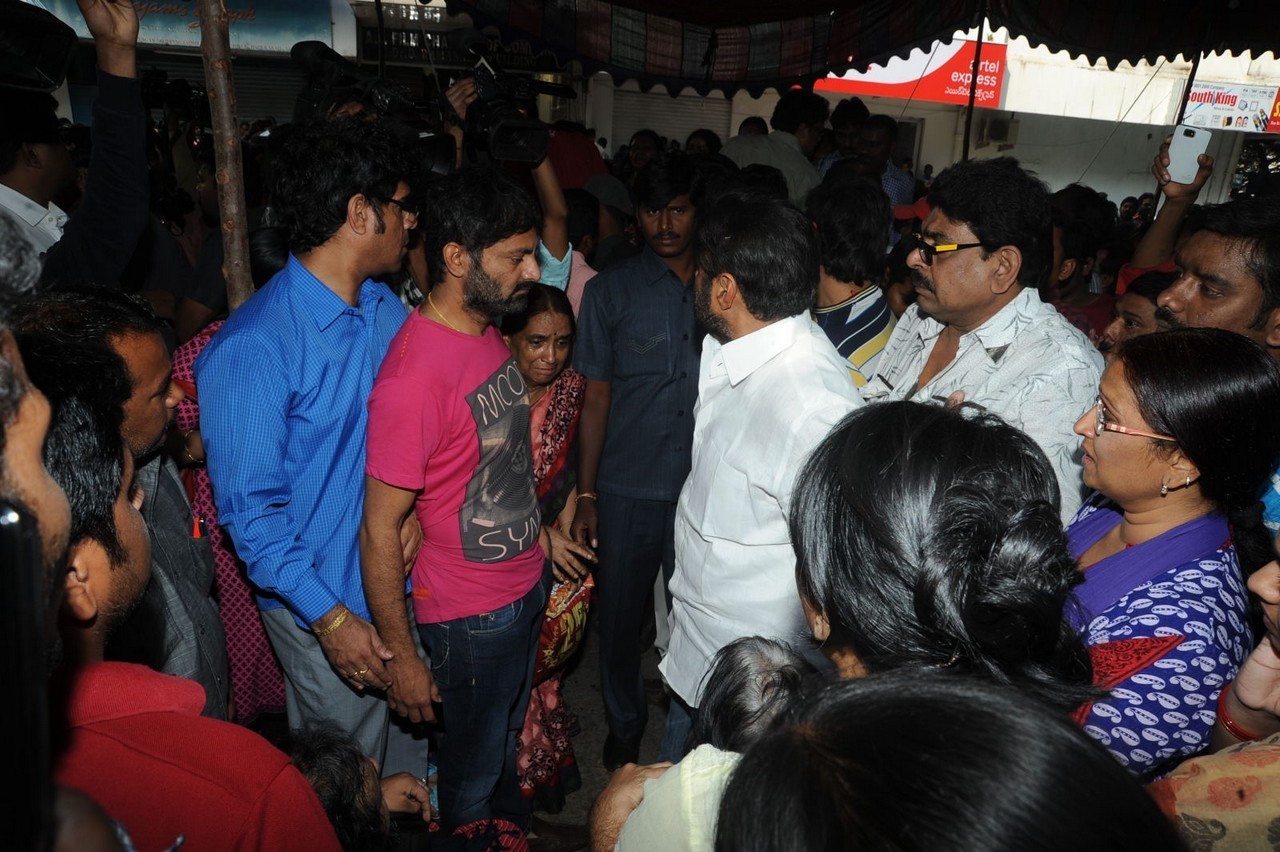 Music Director Chakri Condolences Photos 02 - 148 / 152 photos