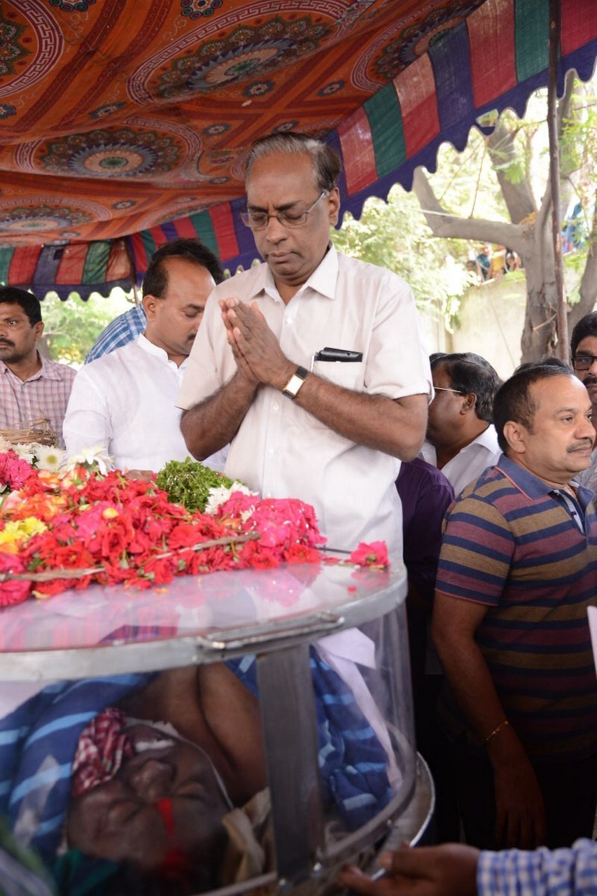 Music Director Chakri Condolences Photos 03 - 27 / 118 photos