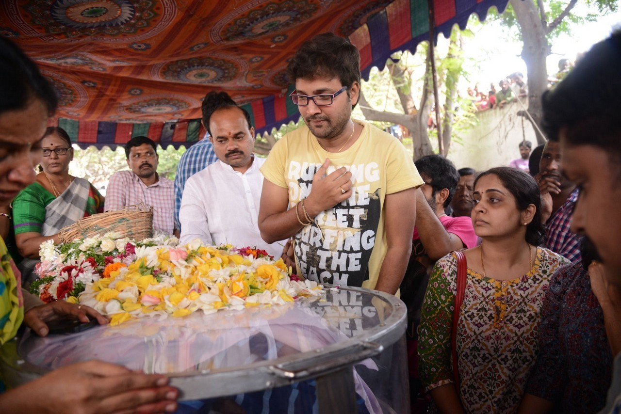 Music Director Chakri Condolences Photos 03 - 54 / 118 photos