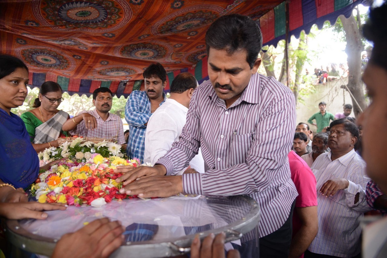 Music Director Chakri Condolences Photos 03 - 61 / 118 photos
