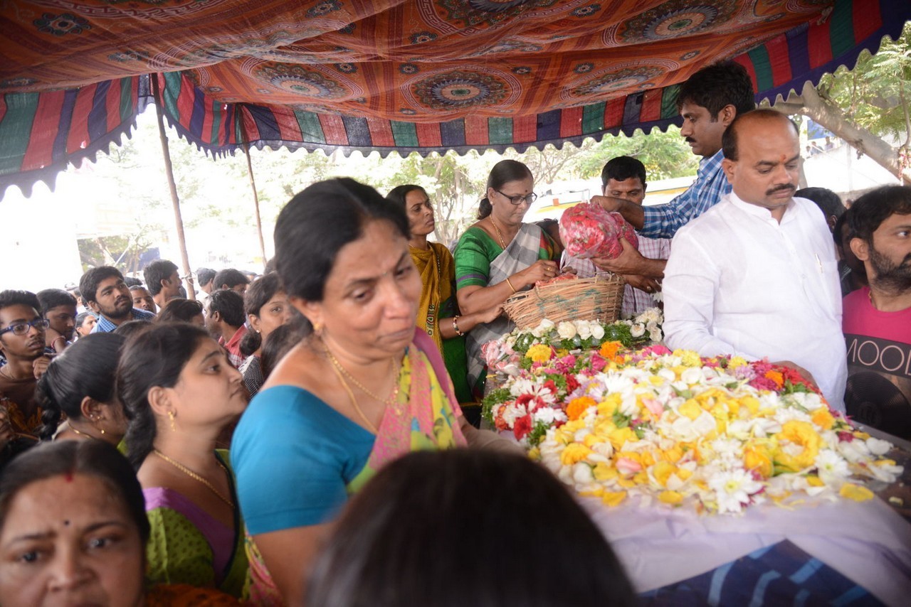 Music Director Chakri Condolences Photos 03 - 67 / 118 photos