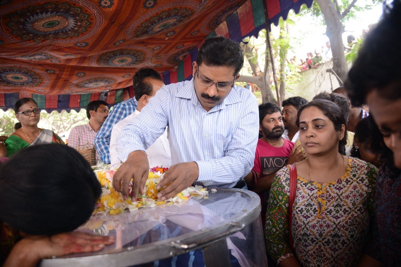 Music Director Chakri Condolences Photos 03 - 69 / 118 photos