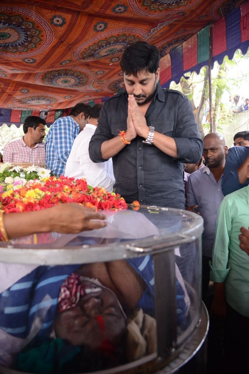 Music Director Chakri Condolences Photos 03 - 75 / 118 photos