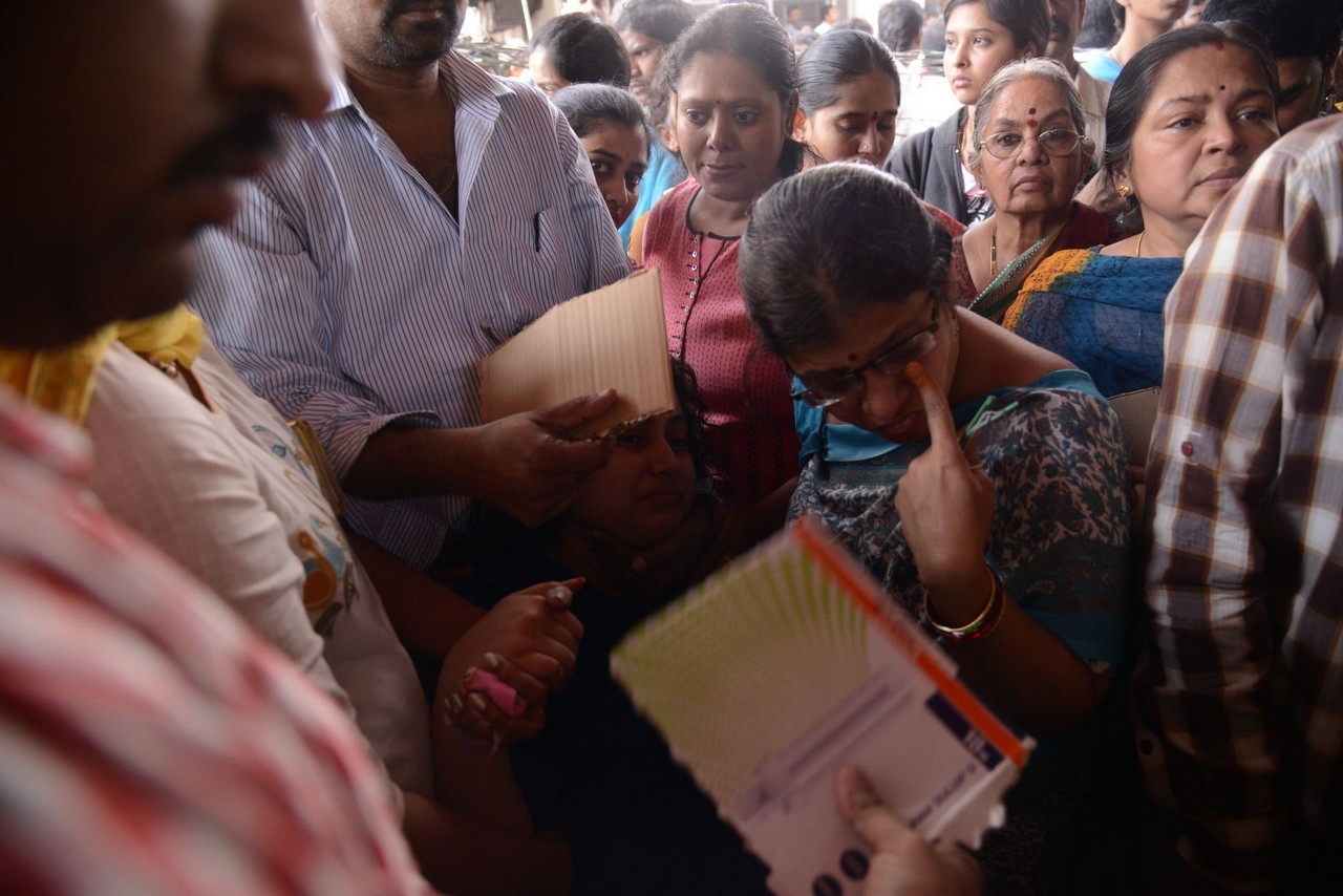 Music Director Chakri Condolences Photos 03 - 80 / 118 photos