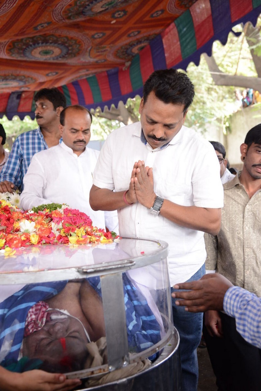 Music Director Chakri Condolences Photos 03 - 81 / 118 photos