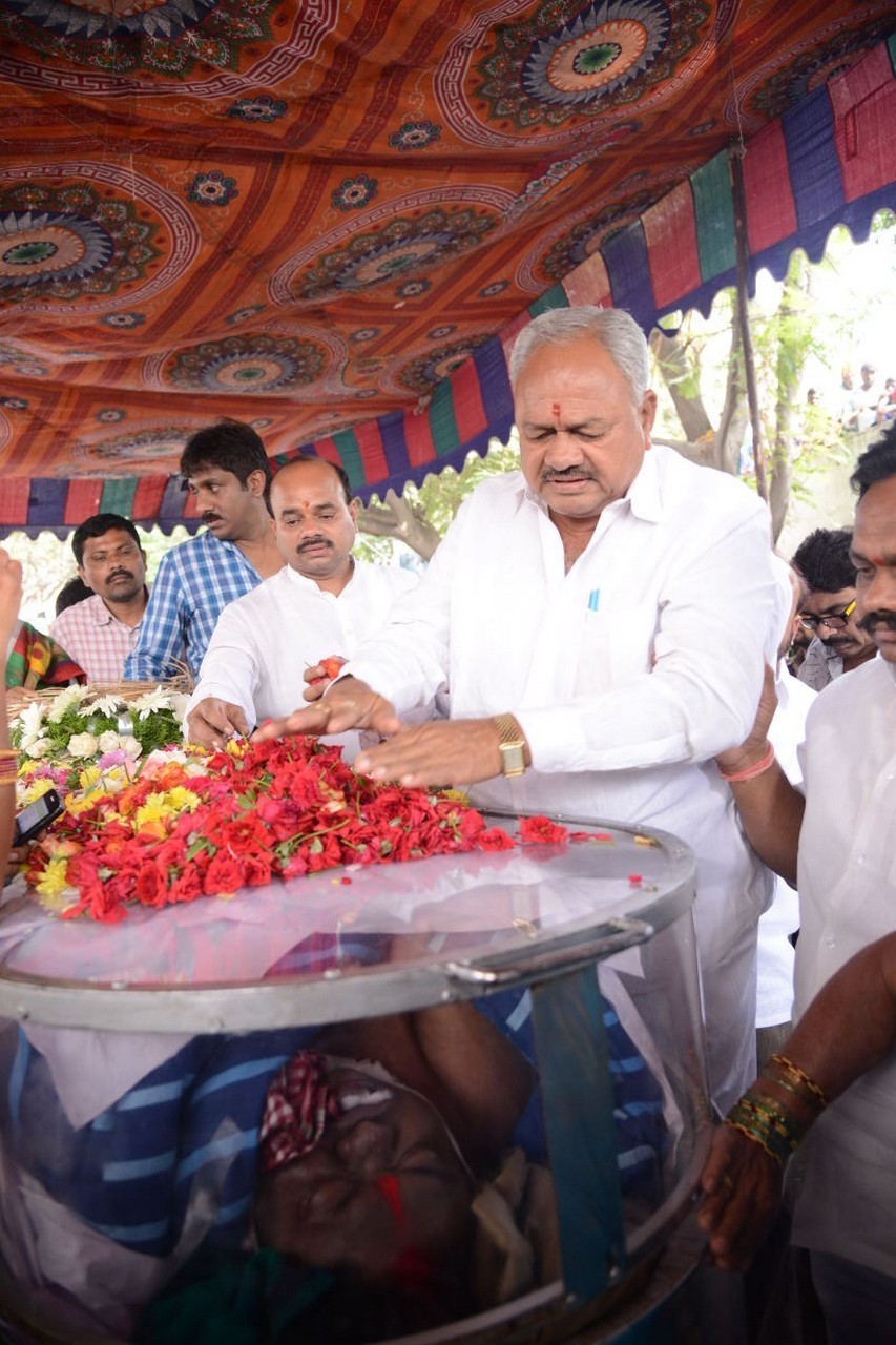 Music Director Chakri Condolences Photos 03 - 86 / 118 photos