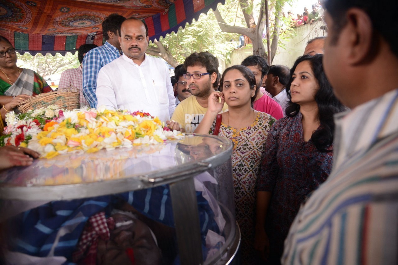 Music Director Chakri Condolences Photos 03 - 88 / 118 photos