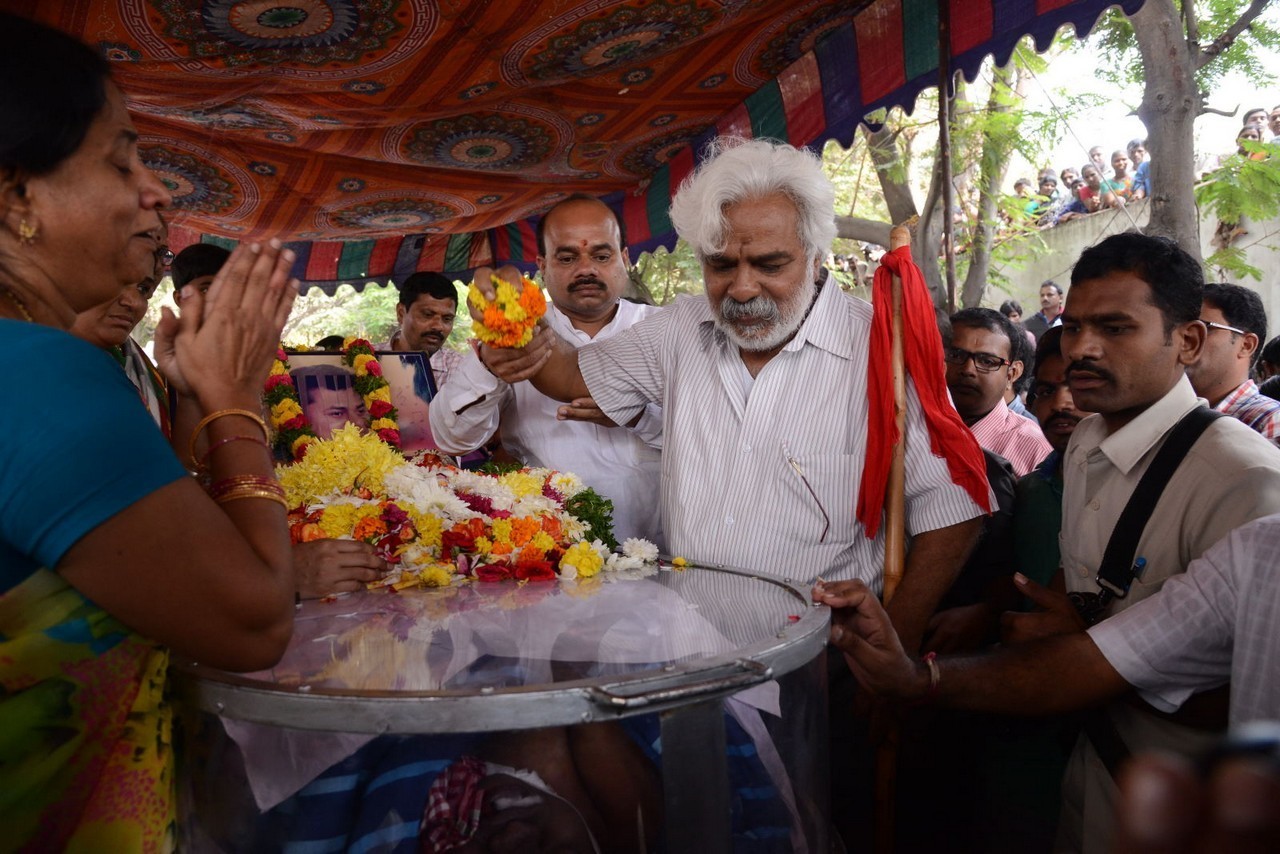 Music Director Chakri Condolences Photos 03 - 106 / 118 photos