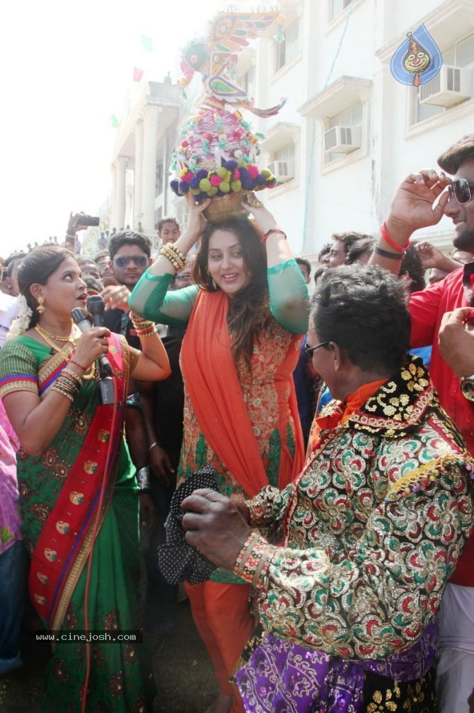 Namitha Pongal Celebration at SMK Fomra College - 26 / 61 photos