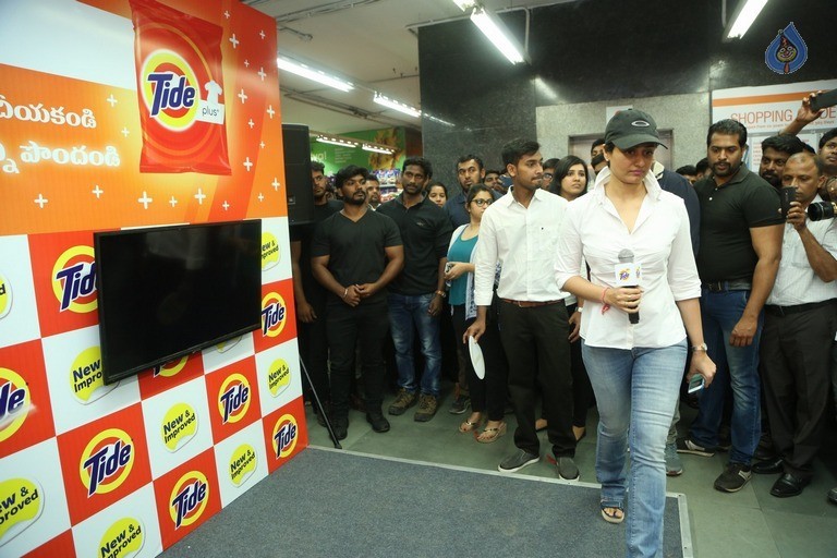 Namrata Shirodkar Launches The New Tide Plus - 14 / 21 photos
