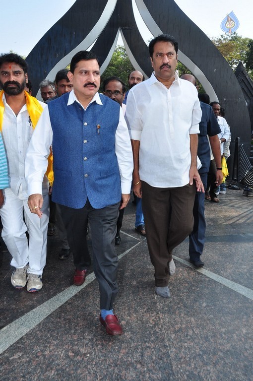 Nandamuri Family at NTR Ghat - 49 / 148 photos