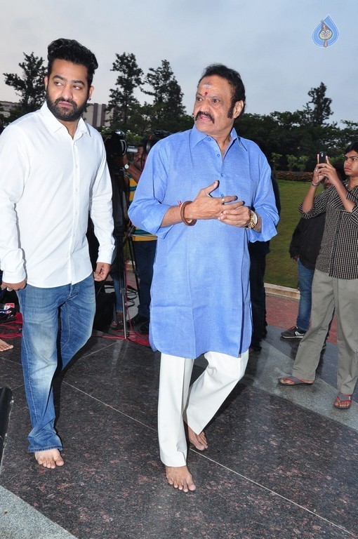 Nandamuri Family at NTR Ghat - 67 / 148 photos