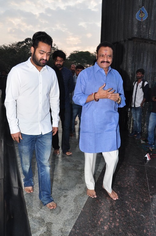 Nandamuri Family at NTR Ghat - 72 / 148 photos
