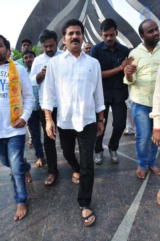Nandamuri Family at NTR Ghat - 74 / 148 photos