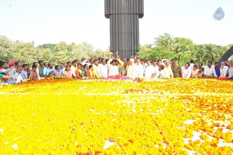 Nandamuri Family at NTR Ghat - 90 / 148 photos