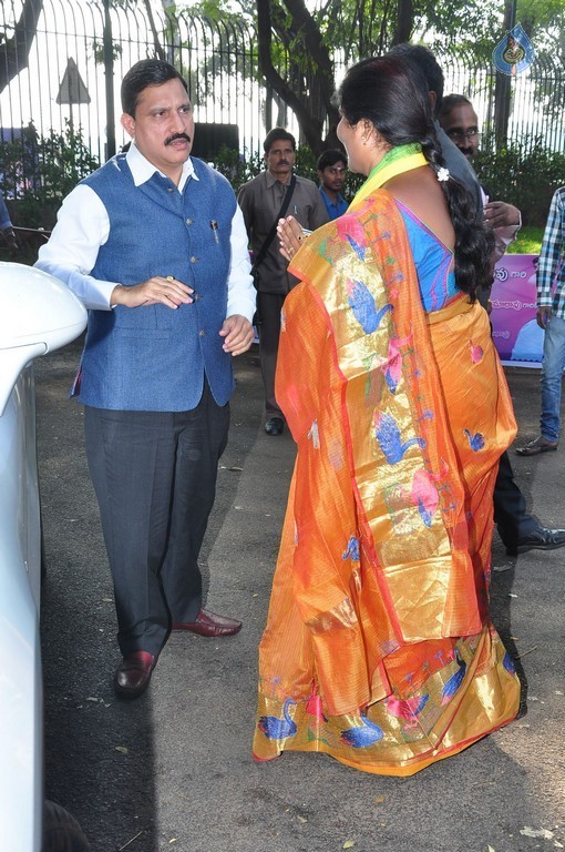 Nandamuri Family at NTR Ghat - 95 / 148 photos