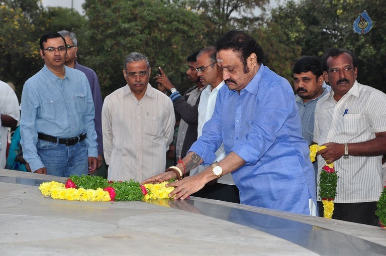 Nandamuri Family at NTR Ghat - 103 / 148 photos
