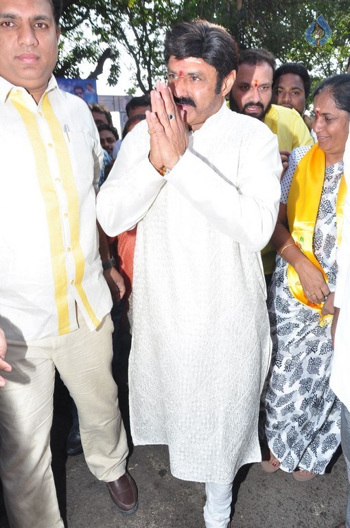 Nandamuri Family at NTR Ghat - 134 / 148 photos