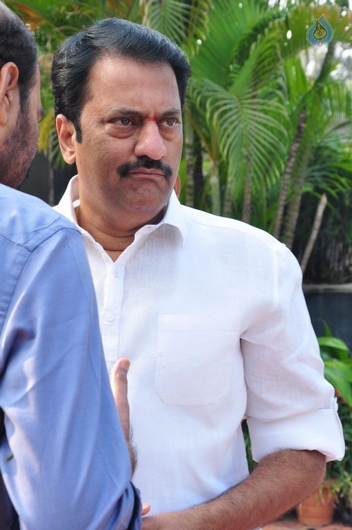 Nandamuri Family at NTR Ghat - 135 / 148 photos